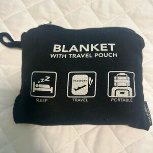 Isaac Mizrahi Black travel Blanket with Pouch